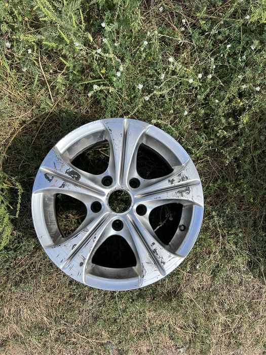 Один диск r15 на запаску або до комплекту, стояв на bmw e39