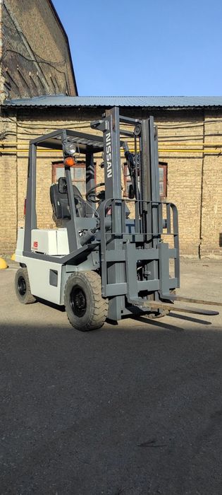 Продаж вилкового навантажувача Nissan FG15  1999р