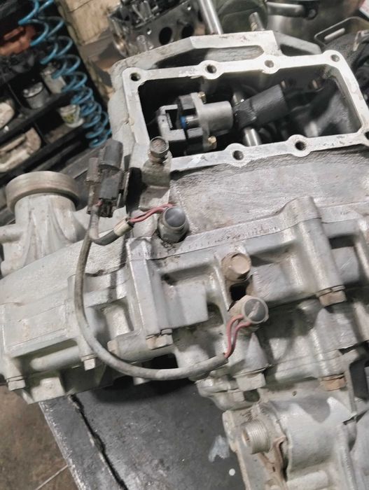 Роздатка л200 правий лівий руль АКПП МКПП