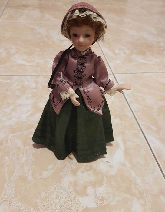 Dama da Época em porcelana Eugénie Grandet