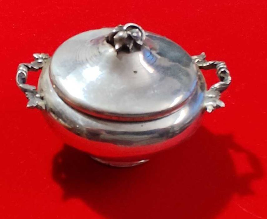 Pequena terrina especieiro em prata - 48 5 gramas