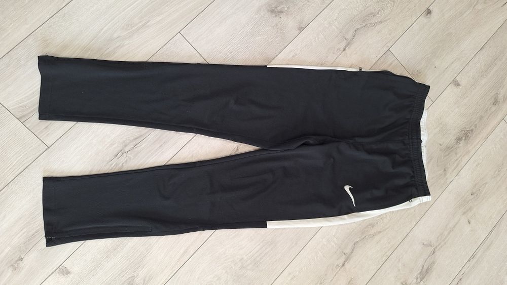 Чоловічі штани, Nike