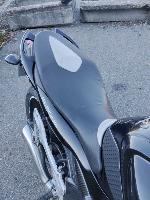SUZUKI GLADIUS Лімітований 162/500