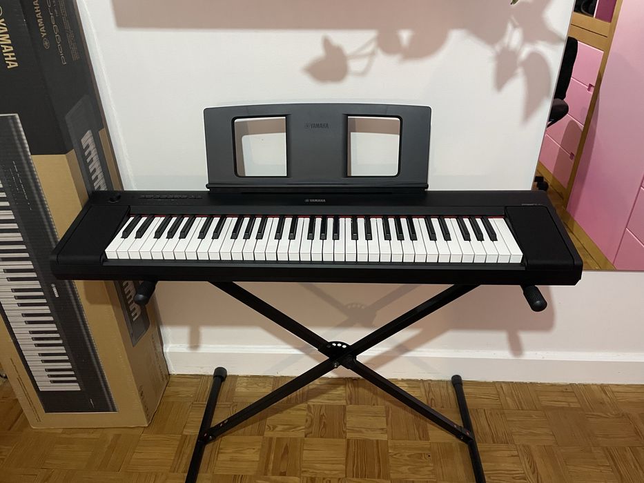 Piano Digital Portátil NP-15B Yamaha + suporte