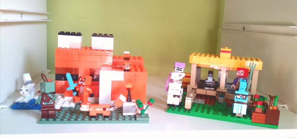 Lego Minecraft 2 sets
