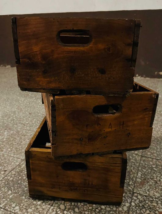 Caixas de Madeira Vasilhame e Tabuleiro Vintage431395818837780481