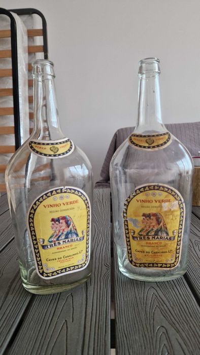 2 garrafas vinho branco "Três Marias"