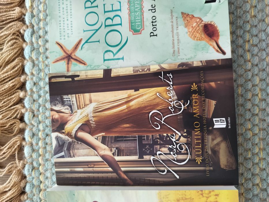 Vendo livros de bolso Nora Roberts