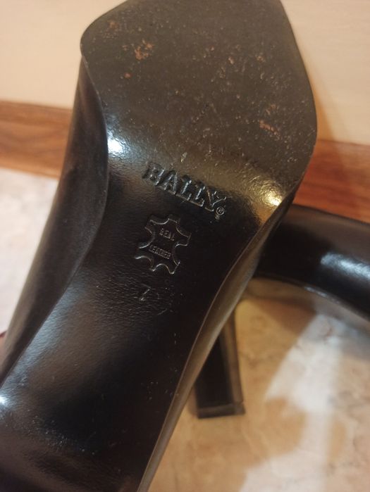 Шкіряні туфлі Bally