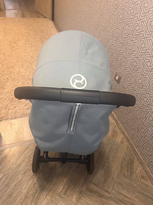 Прогулянкова коляска Cybex Beezy