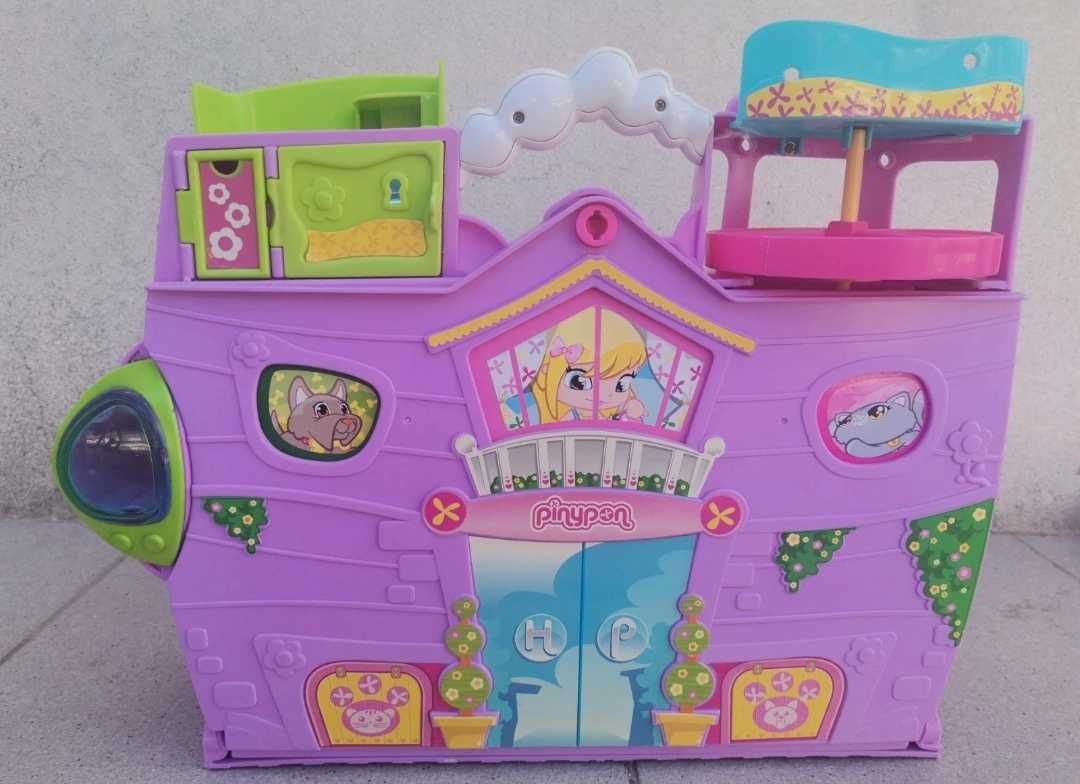 Hotel pinypon clearance