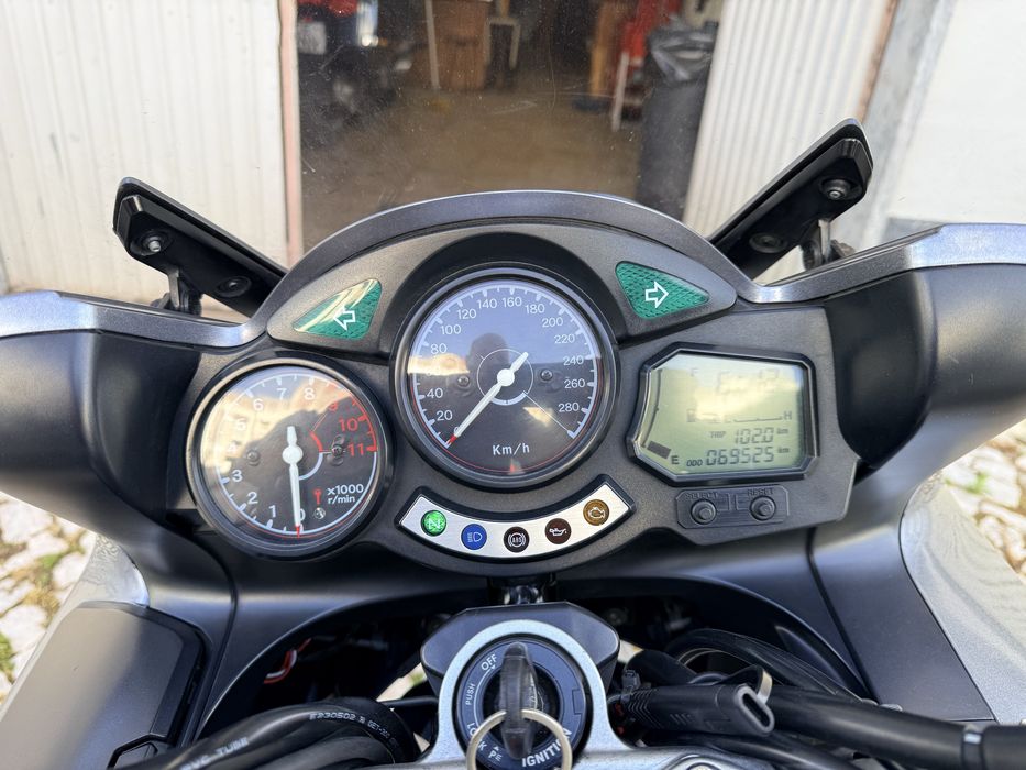 Yamaha FJR 1300 - 2005