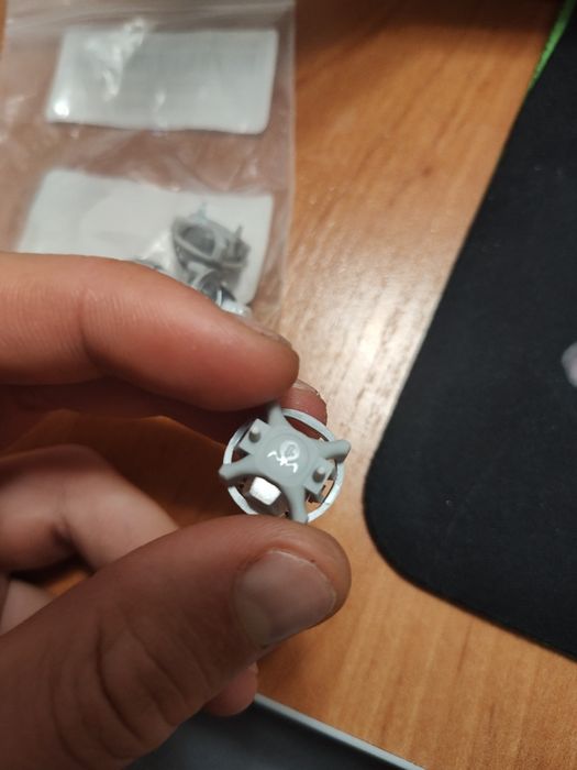 4 szt. UFO Silver Magnetic Switches