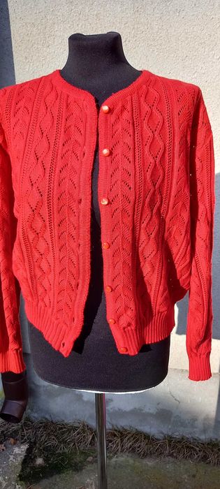 sweter czerwony ażurowy