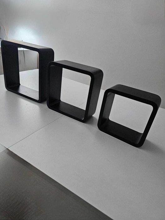 Estante Zig Zag Preta + Trio Cubos Decorativos