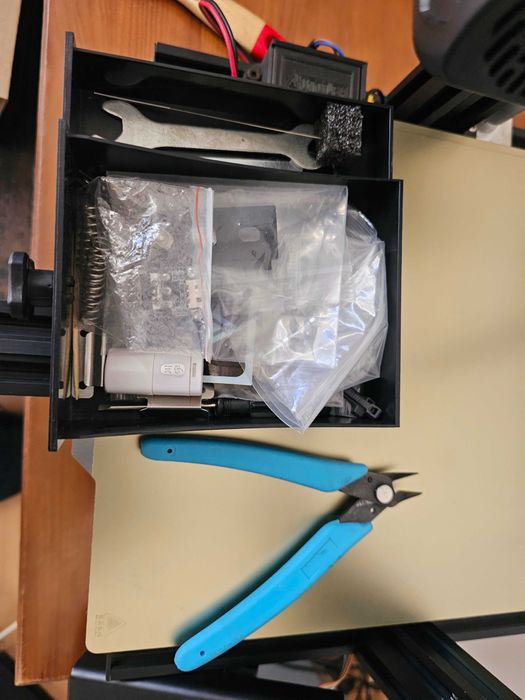 Impressora 3D Creality Ender 3 V2 c/ extras