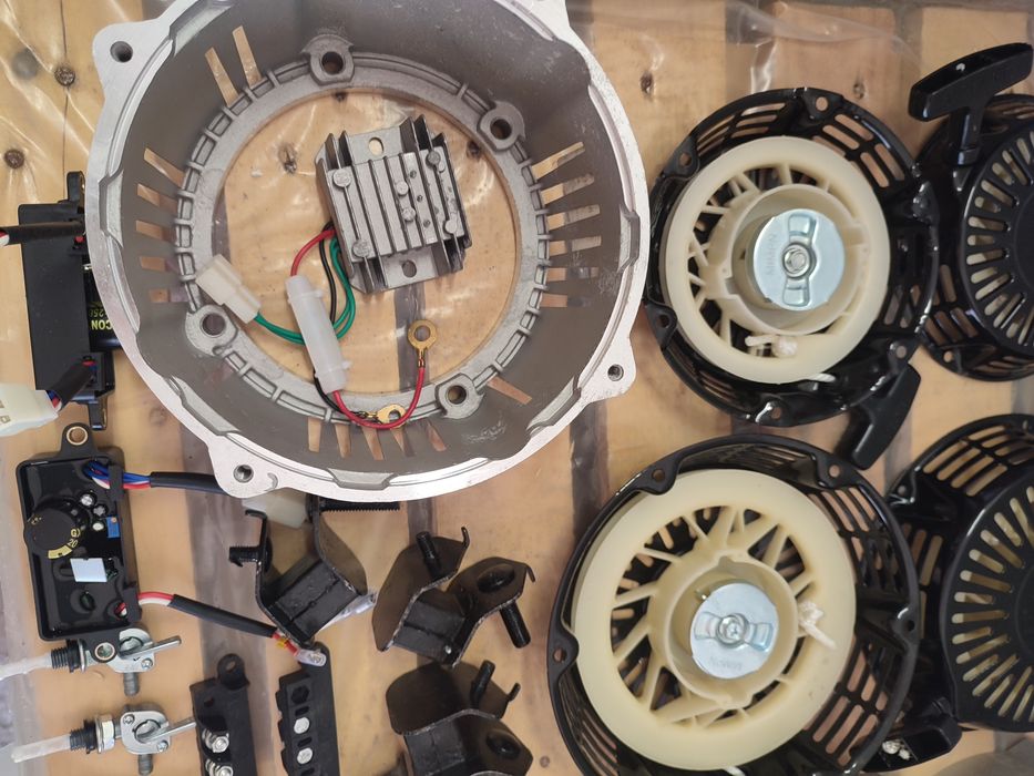 Запчастини для генераторів та моторів 168F-188F