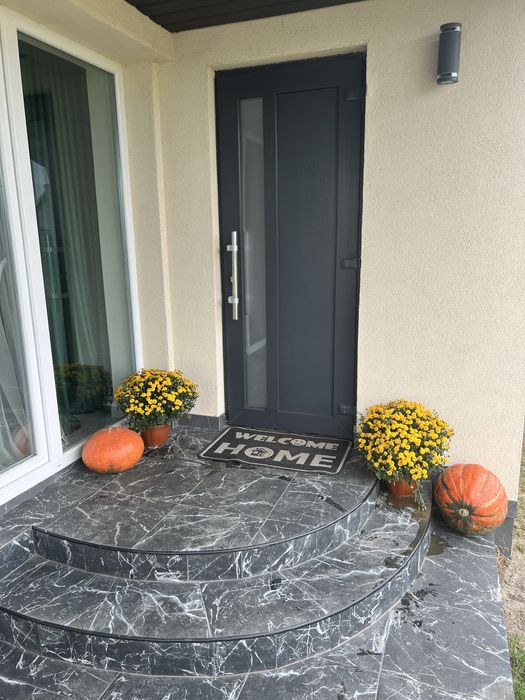 Подобова оренда будинку в м. ЯВОРІВ біля кордону Краковець-Корчова