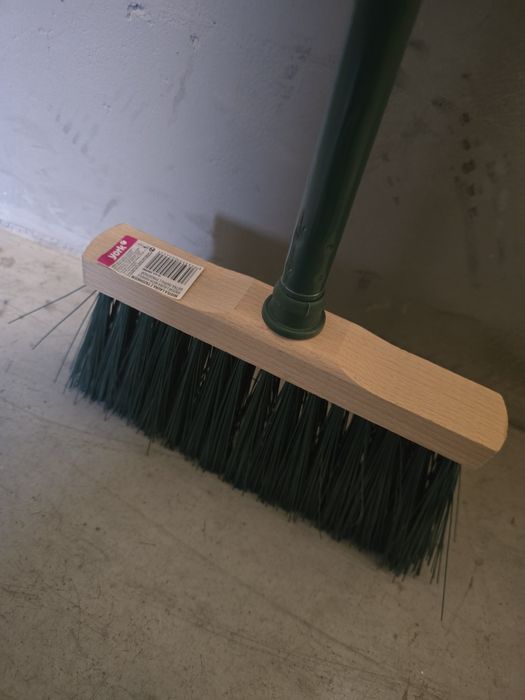 Nowa miotła Laura Katowice ! Cena !