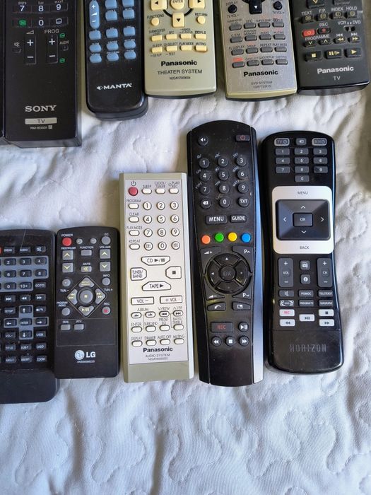 Piloty TV.samsung.Sony.LG.Grunding..