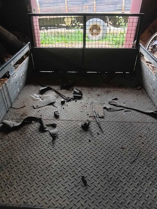 Corrocaria em madeira, fundo em ferro
