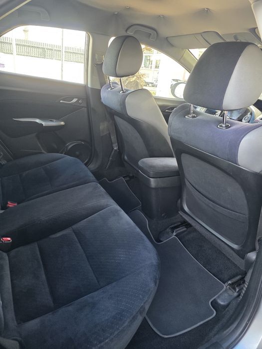 Honda Civic 1.4 i-DSI (2007) – Fiabilidade Japonesa Excepcional