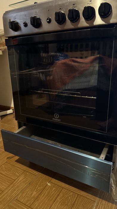 Vendo fogão INDESIT