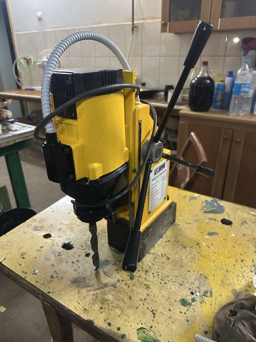 Магнитный сверлильный станок FDB Machinery MBD 25