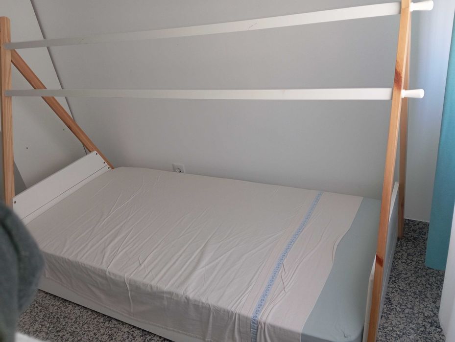 Cama de criança como nova