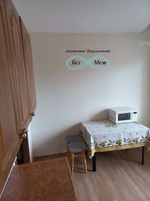 Оренда 1к Квартири вул. Рейгана 42