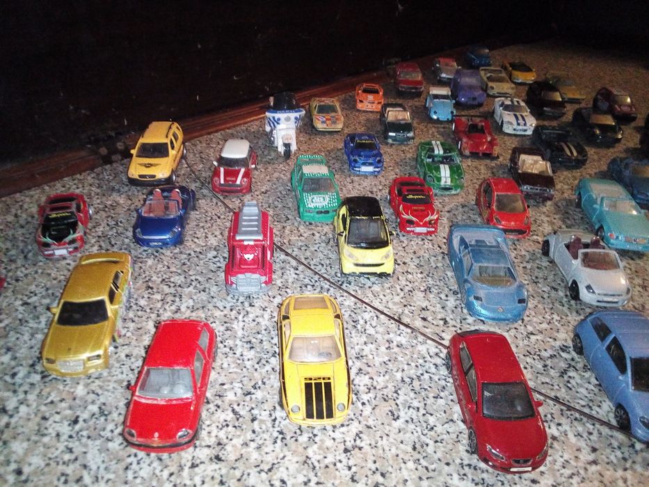 Conjunto de 45 Carrinhos Miniaturas Escala 1:43 Diversos