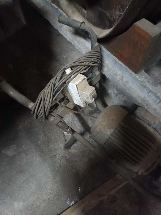 Motor de tirar vinho