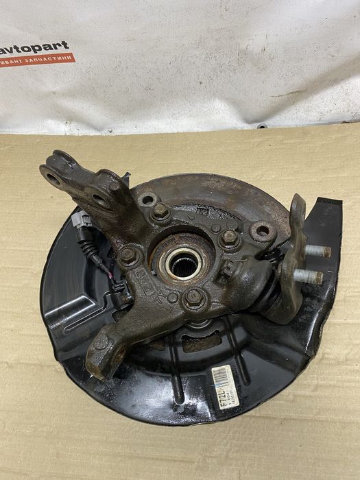 Цапфа передняя левая Lexus RX350 RX450h 16-22 OEM 4321248020