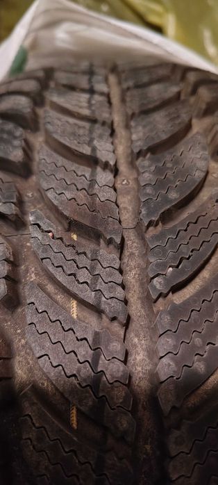 Opony zimowe Dębica Frigo 2 195/65 R15 + pokrowce Oponeo (komplet 4 szt.)