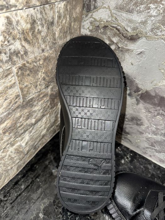 Puma Carina 2.0 Mid WTR (оригінал)