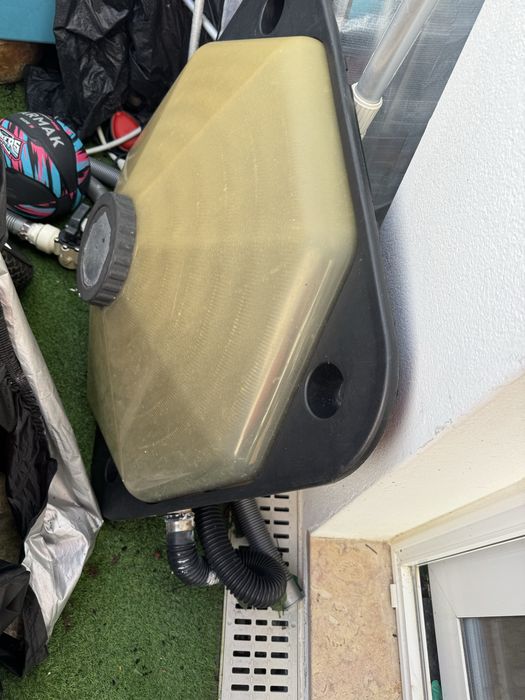 Estrutura Piscina Gre Redonda 240x120 serie Fidji com 6 anos