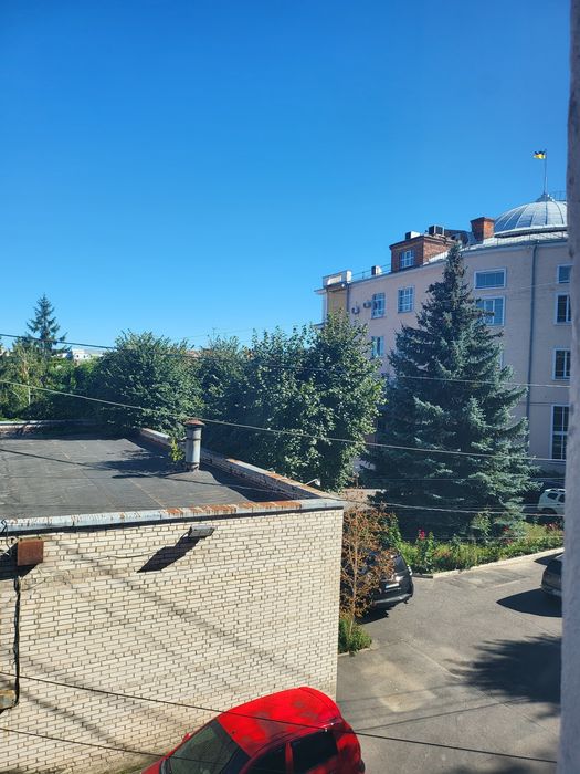 Трикімнатна квартира в самому центрі Вінниці  в будинку з власним двориком