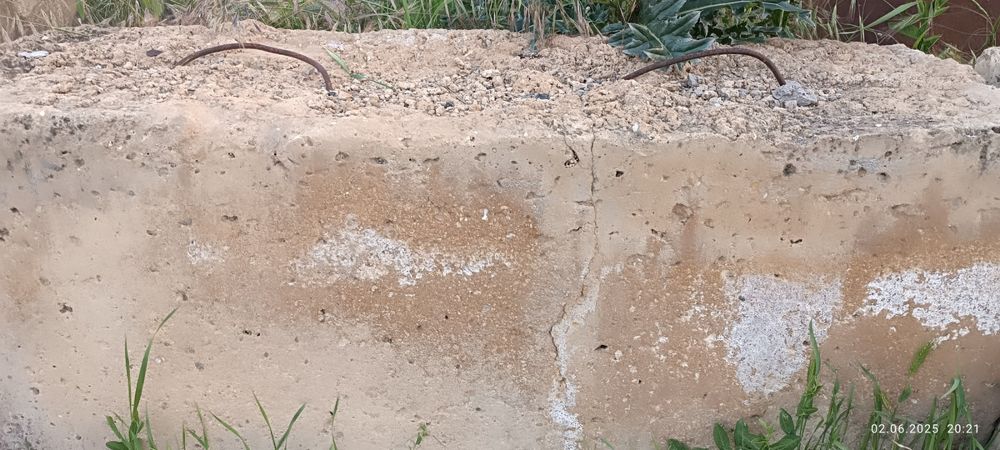 Вагончик для хранения, стеновые блоки, бочка