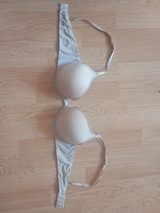 Biustonosz Triumph r 75 B