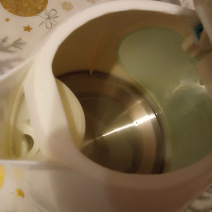 Чайник електричний