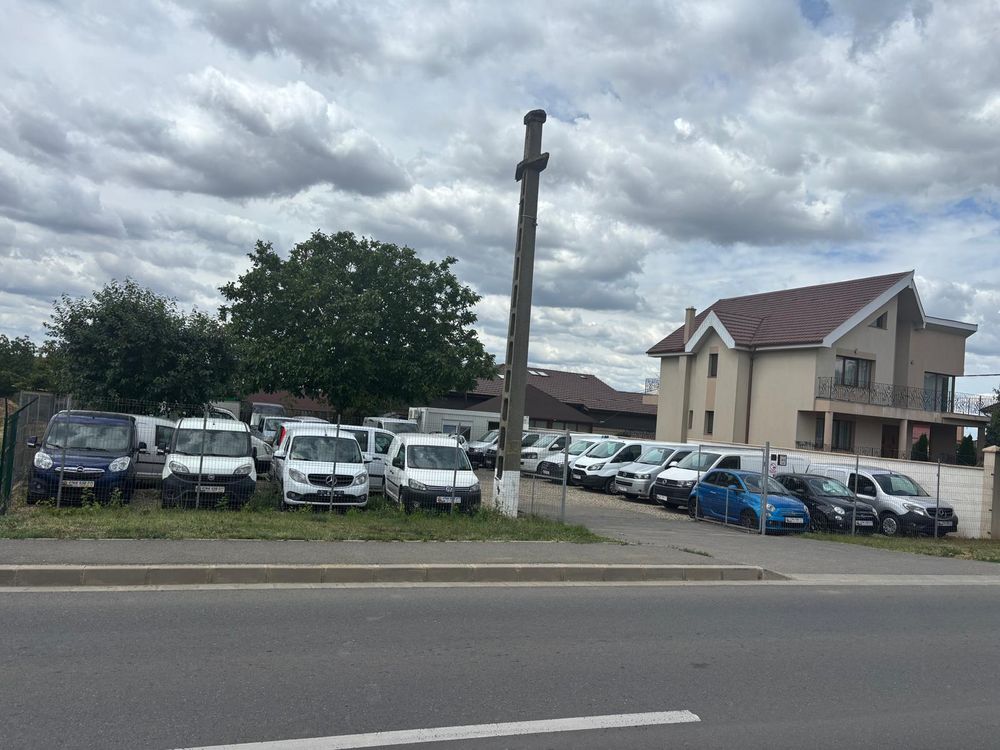 Sky Vest Auto top banner