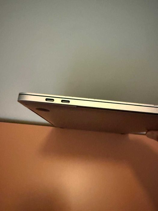 MacBook Pro 13,2 polegadas