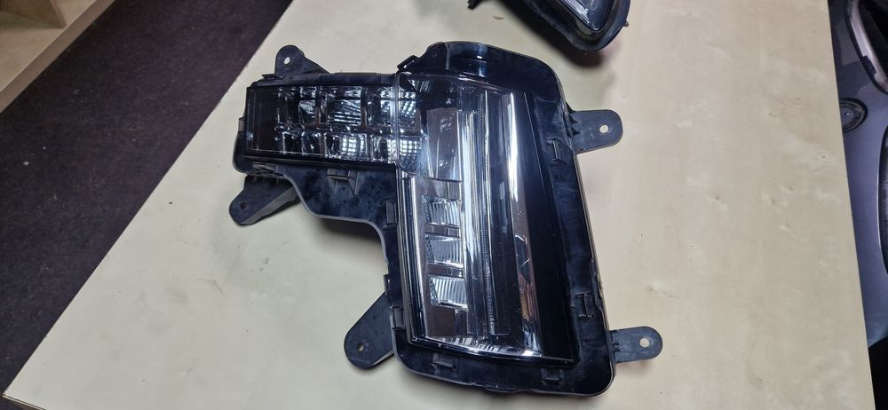 Cadillac Escalade Led Halogen prawy