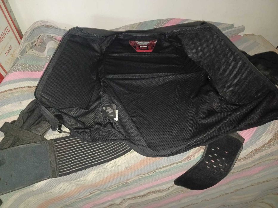 Colete Proteção Motocross Enduro  FOX Titan L Sport Black