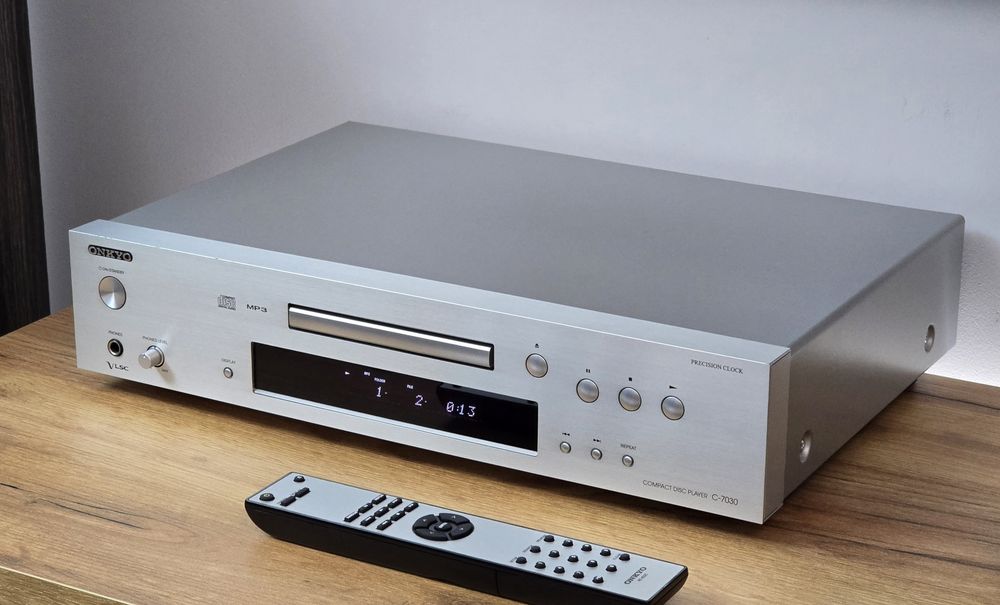 Onkyo C-7030 Odtwarzacz CD MP3 Pilot