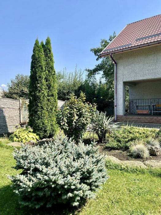 Продаж затишного заміського будинку