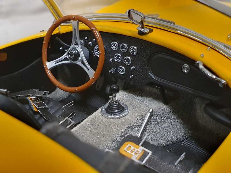 1 18 Exoto Cobra Roadster 260 (Pearl Yellow) 1962