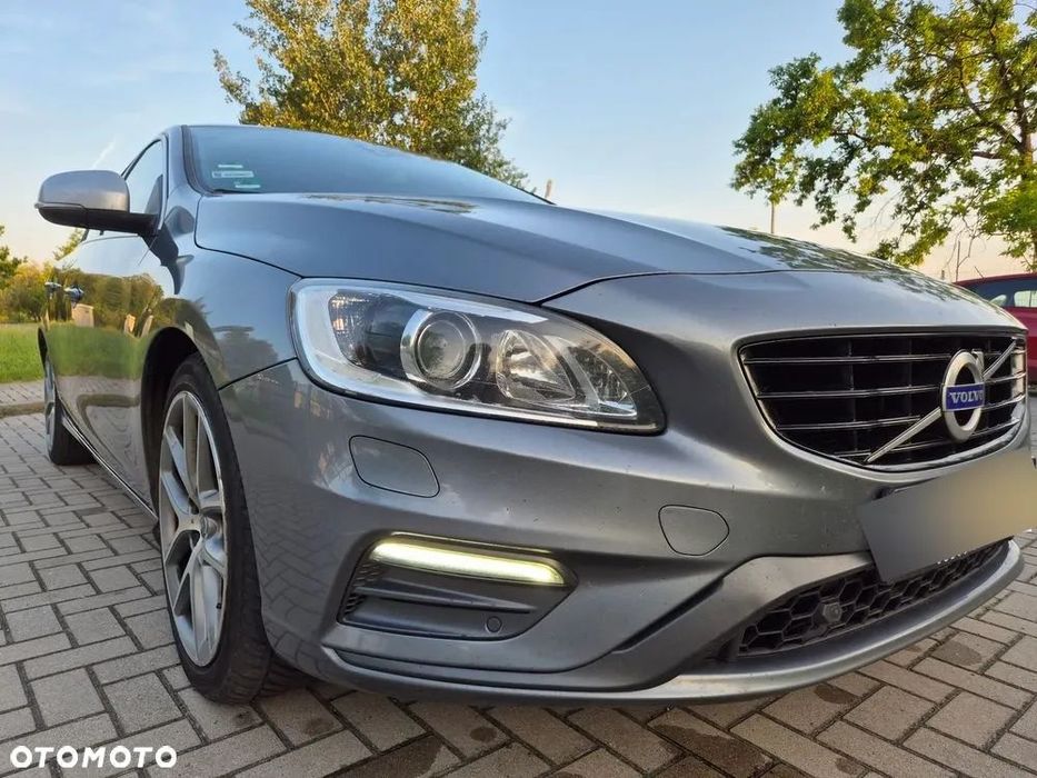 Volvo V60 Volvo V60 R-Design total full opcja