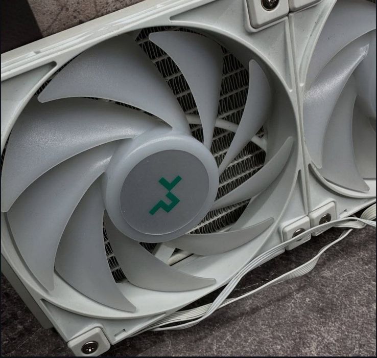 Водяное охолодление Deepcool LS 720