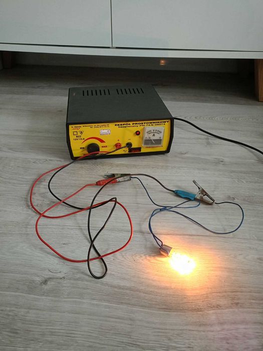 Polski Prostownik 12v 15A z regulacją prądu